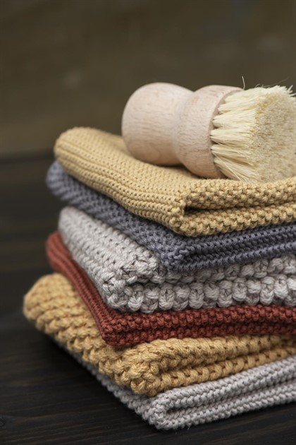 Grytlapp Mynte sand stickad 3