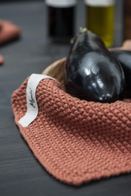 Grytlapp Mint rustik brun stickad 2