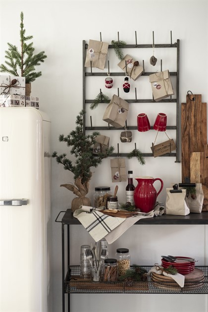 Handduk ORGANIC beige m/svarta ränder i kanterna 2