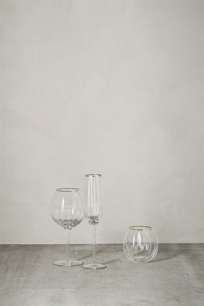 rödvinsglas med guldkant 4/7