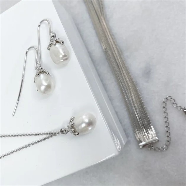 Halsband silver med pärla